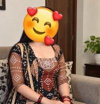 Noida Bhabhi Real Meet Bhabhi Big Boobs - puta in New Delhi Photo 1 of 3