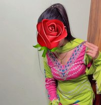 SLIM FIT COLLAGE STUDENT CAM/MEET - puta in New Delhi