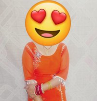 INDEPENDENT HOUSE WIFE MATTURE BIG BOOB - escort in Noida