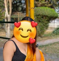 INDEPENDENT HOUSE WIFE MATTURE BIG BOOB - escort in Noida