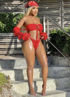 Della - escort in Abidjan Photo 1 of 6