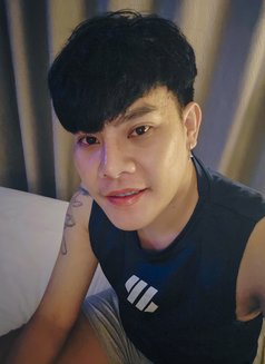 Non - Male escort in Hong Kong Photo 1 of 5