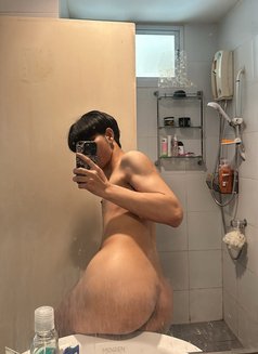 None - Transsexual escort in Al Manama Photo 1 of 6