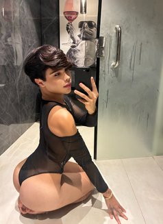 Nono - Male escort in Riyadh Photo 2 of 6