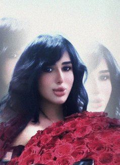 Noof - Dominadora transexual in Al Sohar Photo 2 of 2