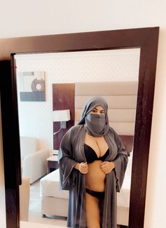 Noor British Indian Uk Milf - puta in Dubai Photo 2 of 4