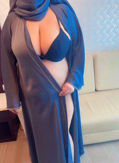 Noor British Indian Uk Milf - puta in Dubai Photo 4 of 4