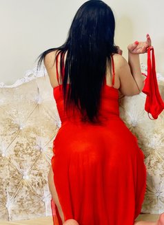 Noor - escort in Dubai Photo 1 of 7