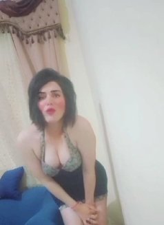 Noor - Transsexual escort in Dubai Photo 8 of 8