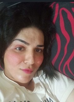 Noor - Transsexual escort in Dubai Photo 1 of 8