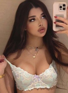 Noor - Transsexual escort in Riyadh Photo 2 of 7