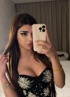 Noor - Transsexual escort in Riyadh Photo 2 of 12