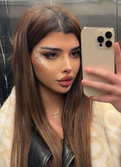 Noor - Transsexual escort in Riyadh Photo 3 of 12