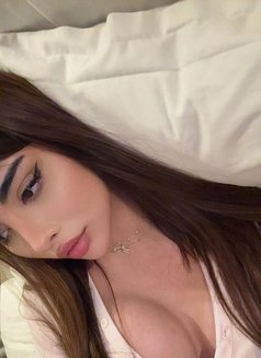 Noor - Transsexual escort in Riyadh Photo 6 of 12