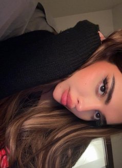 Noor - Transsexual escort in Riyadh Photo 8 of 12