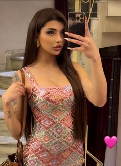 Noor - Transsexual escort in Riyadh Photo 10 of 12