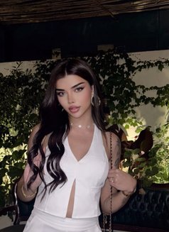 Noor - Transsexual escort in Riyadh Photo 4 of 10