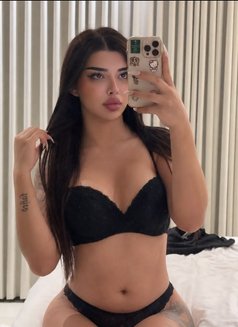 Noor - Transsexual escort in Riyadh Photo 8 of 10