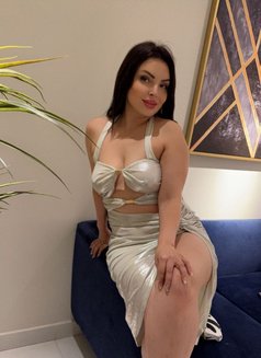 Noor - escort in Dubai Photo 3 of 5