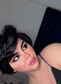 Noor - Male escort in Riyadh Photo 2 of 4
