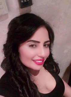 Noor Noor 3some cam show avelabel - puta in Dubai Photo 3 of 4