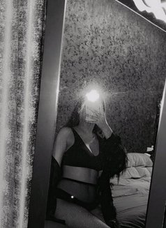 Noor - escort in Dubai Photo 2 of 9
