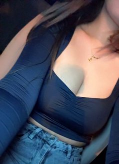 Noor - escort in Dubai Photo 4 of 9