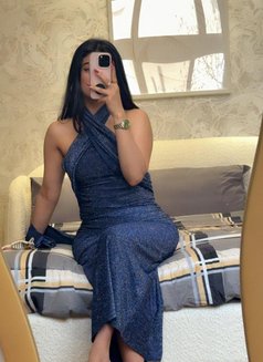 Noor Pakistani Young Model in JVC - puta in Dubai Photo 4 of 10