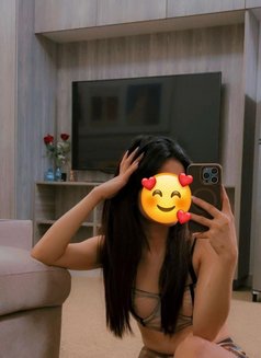 Riya - puta in Dubai Photo 5 of 5