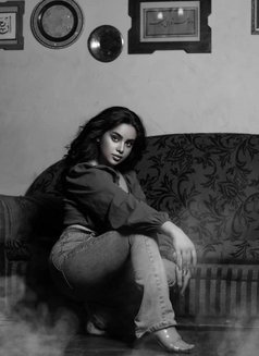 Noor - escort in Dubai Photo 5 of 9