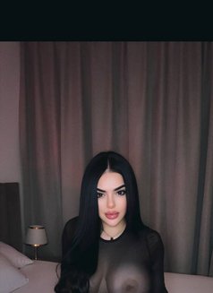 Noor - escort in Dubai Photo 1 of 9