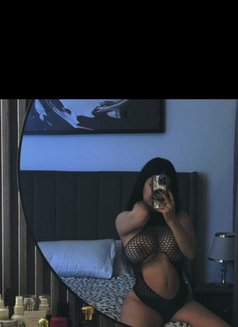 Noor - escort in Dubai Photo 3 of 9