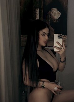 Noor - escort in Dubai Photo 4 of 11