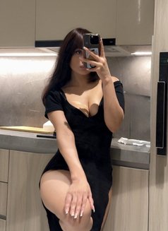 Noor VIP - puta in Dubai Photo 2 of 12