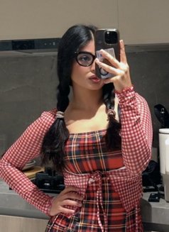 Noor VIP - puta in Dubai Photo 11 of 12