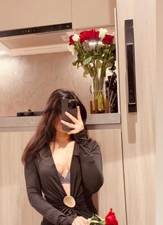 Noor VIP - puta in Dubai Photo 12 of 16