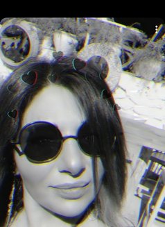 Kama Beaty - puta in Dubai Photo 1 of 3