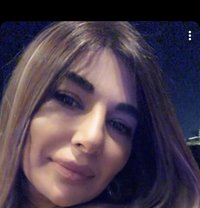 Kama Beaty - puta in Dubai