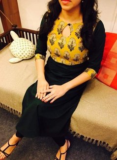 Noora - companion in Dubai Photo 2 of 5