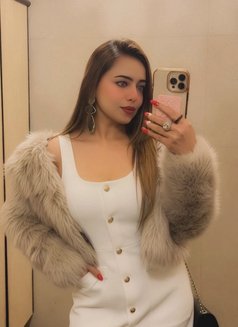 Noora - puta in Dubai Photo 1 of 6