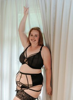 Noortje - escort in Kochi Photo 20 of 25