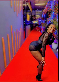 Nora - escort in Noida Photo 1 of 3