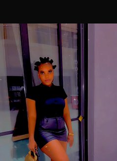 Nora - escort in Noida Photo 3 of 3