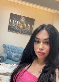 Nora - puta in Al Manama Photo 6 of 9