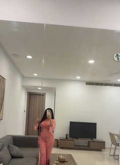 Nora - puta in Al Manama Photo 8 of 9