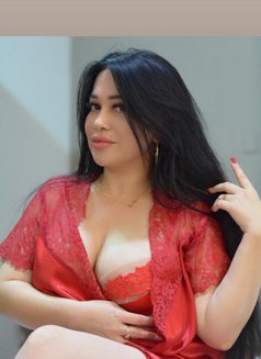 Nora - puta in Al Manama Photo 3 of 10