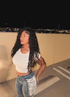 Nora - puta in Cairo Photo 1 of 3