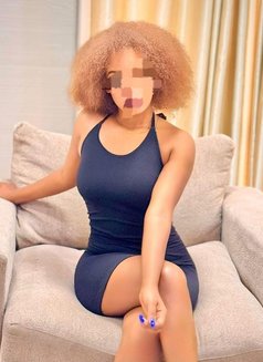 Nora - adult performer in Cairo Photo 1 of 2