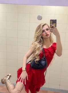 Nora Famboy - Transsexual escort in New Delhi Photo 28 of 30