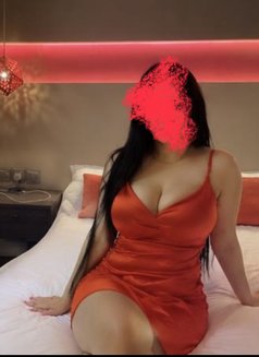 Nora - escort in Muscat Photo 1 of 6